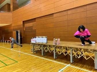 床, 室内, 壁, 天井 が含まれている画像

自動的に生成された説明